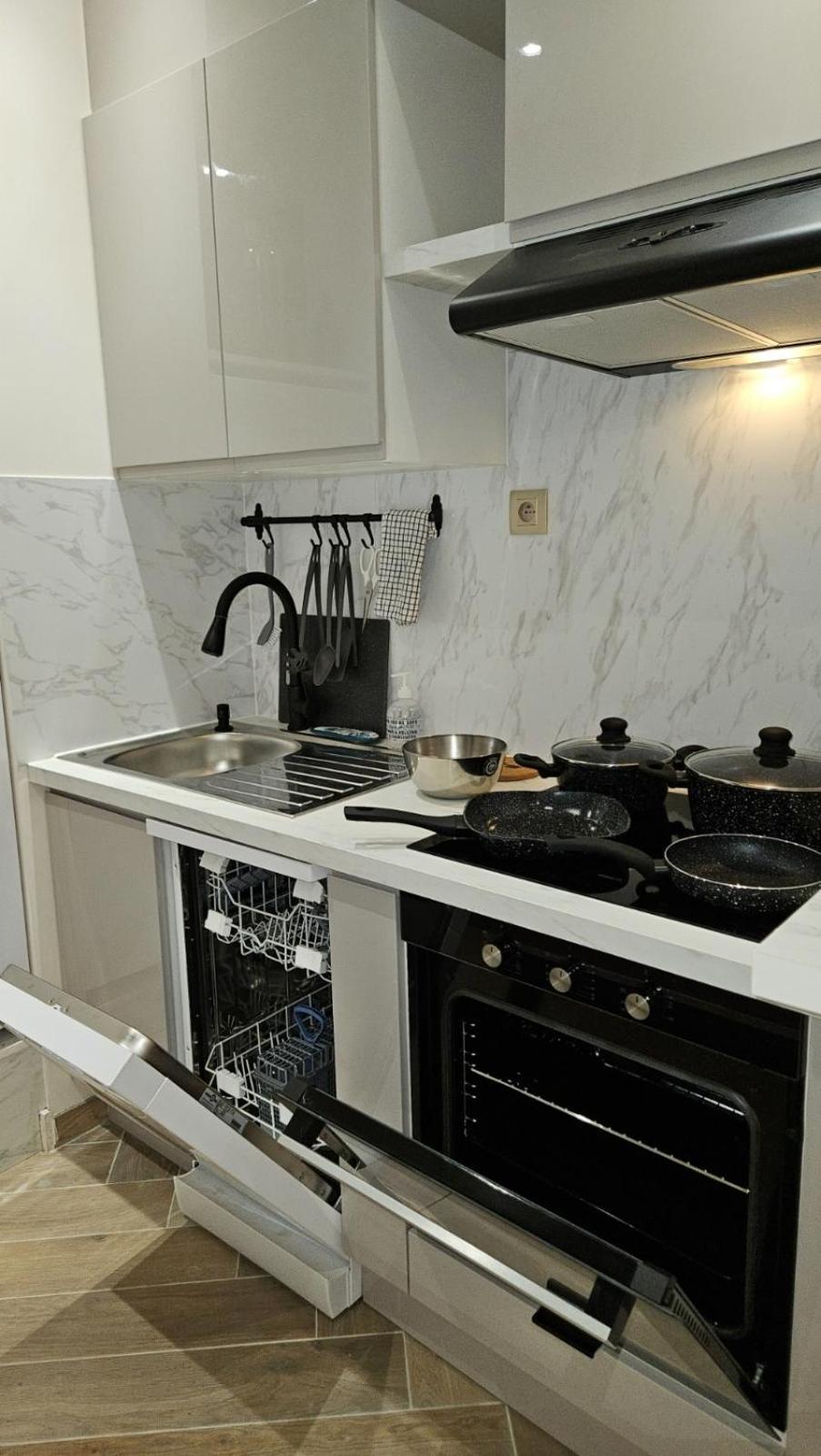 Studio Penthouse Lumineux Avec Grande Terrasse De 40M2 Βρυξέλλες Εξωτερικό φωτογραφία